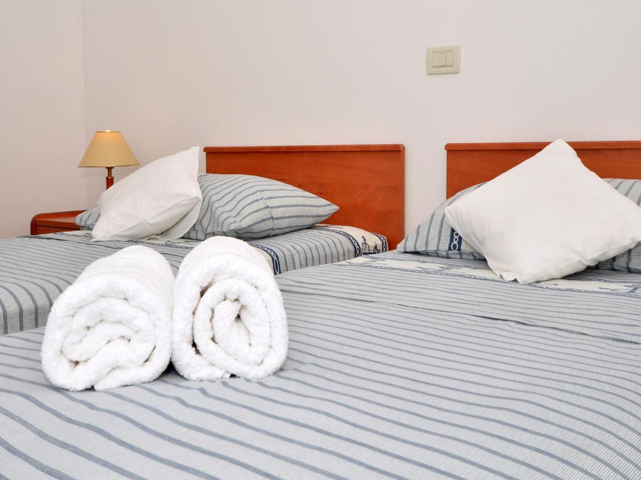 Apartments Nera Подстрана Екстер'єр фото