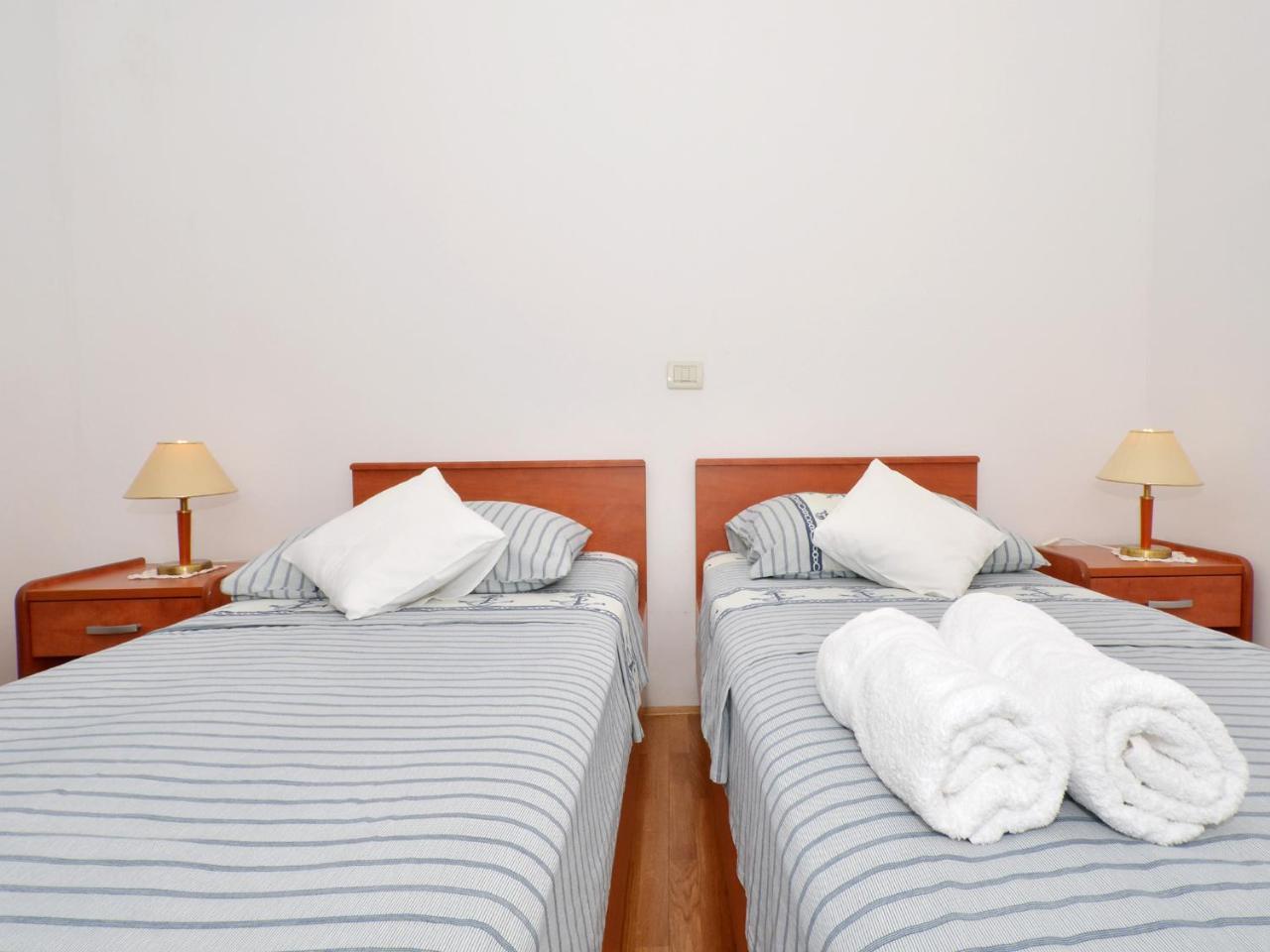 Apartments Nera Подстрана Екстер'єр фото